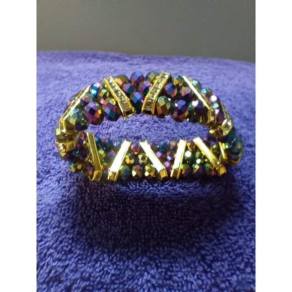 Gold-Tone Stretch Bracelet With Iridescent Beads & Crisscross Design - Picture 3 of 3